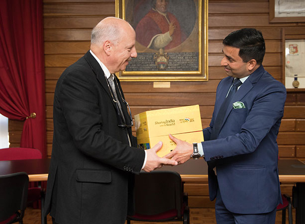 UM Rector, Prof. Alfred Vella and The High Commissioner of India, His Excellency Rajesh Vaishnaw