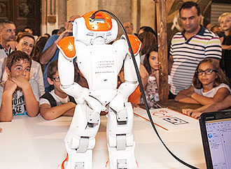 Student buskers make science more accessible at Science in the City