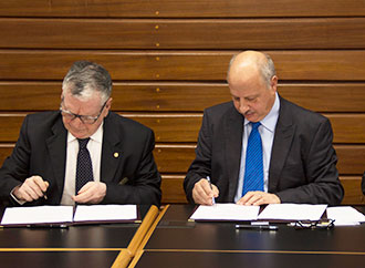 Group photo CNR and UM agreement