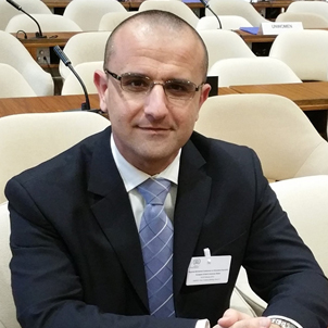 Dr Ian Mifsud