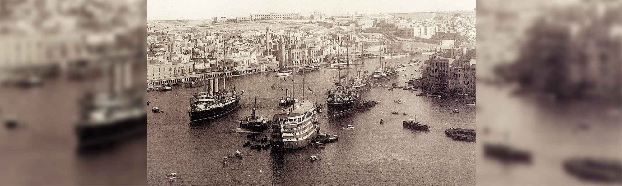 Grand Harbour - Malta - b/w photo